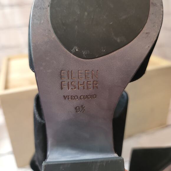 Eileen Fisher - Nubuck Black Strap Sandales- Size 9.5 - Picture 5 of 5